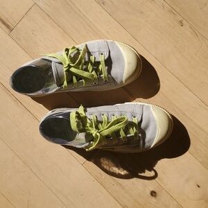 Keen Girl Gray White Vulcanized Sz. 4 Sneakers Shoes